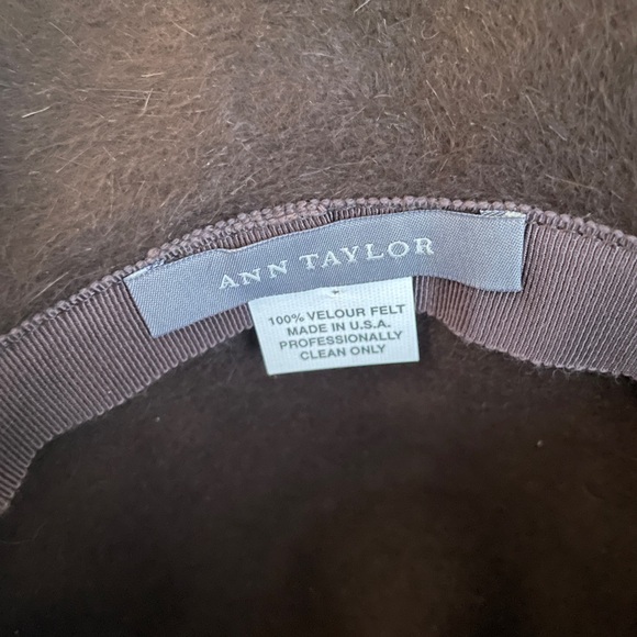 Ann Taylor Hat in Velour Felt, Brown with pink ribbon, Made in USA - Picture 5 of 5